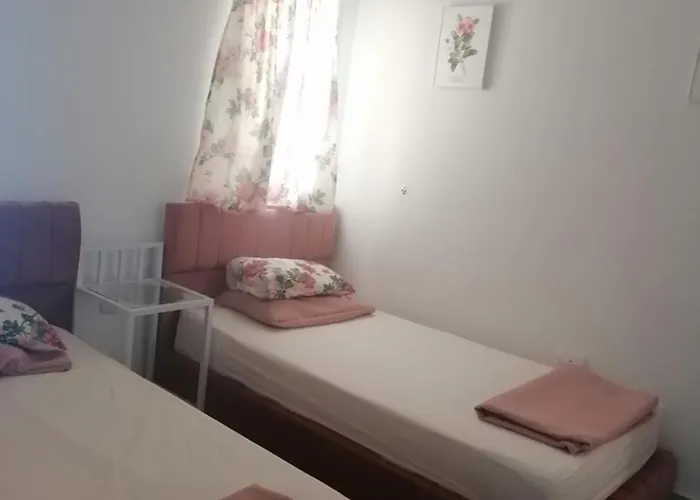 العين السخنة قرية بلاجيو *