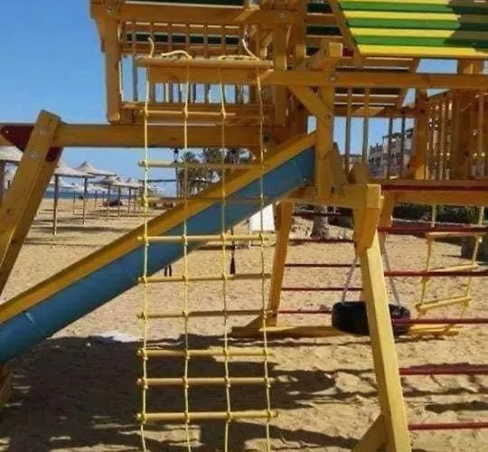 العين السخنة قرية بلاجيو * Ajn-Szuhna